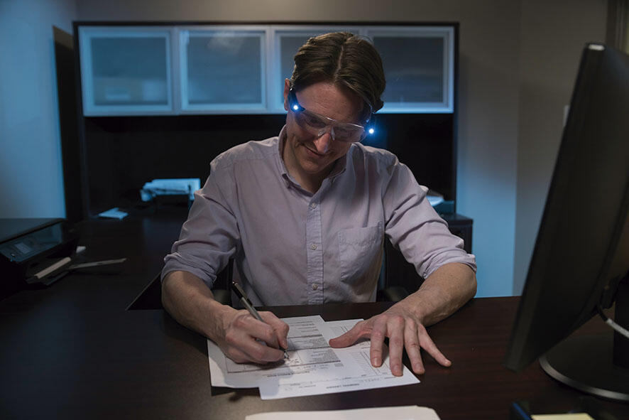 Gafas de aumento con luz LED